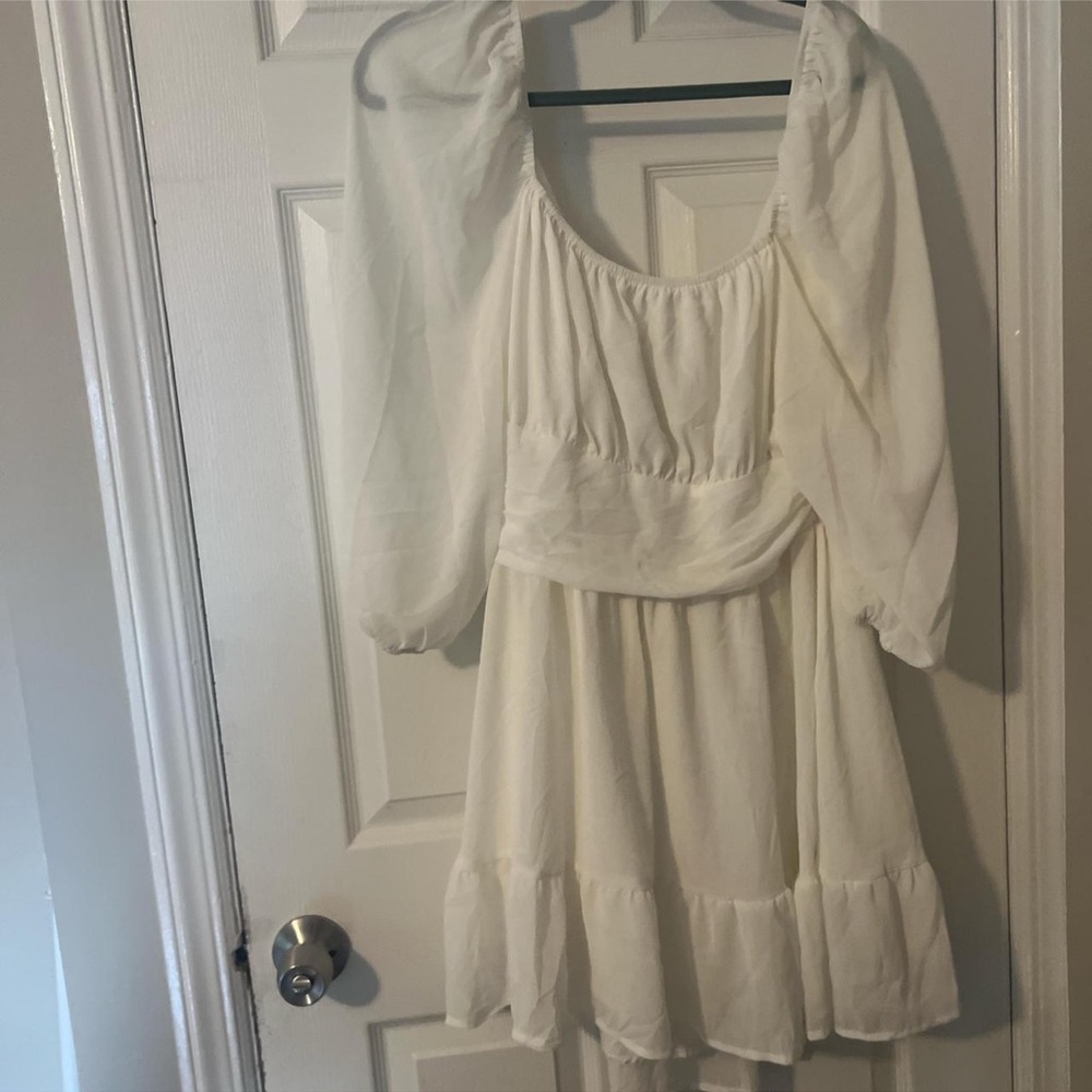 Elegant White Dress with Puff Sleeves